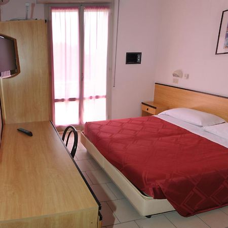 Hotel Levante Cervia Kültér fotó