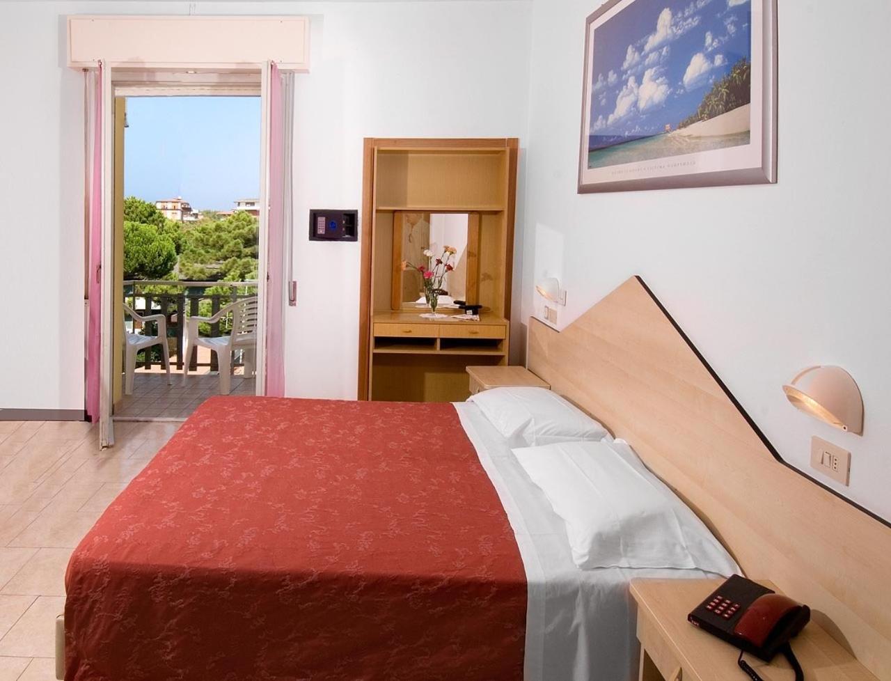 Hotel Levante Cervia Kültér fotó
