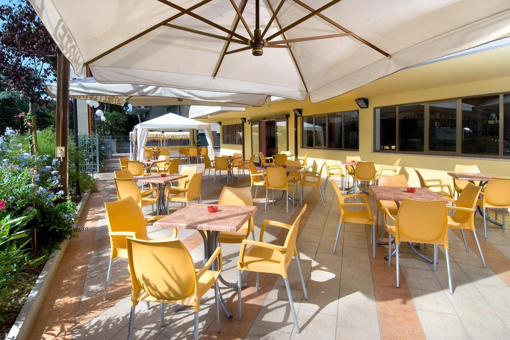 Hotel Levante Cervia Kültér fotó